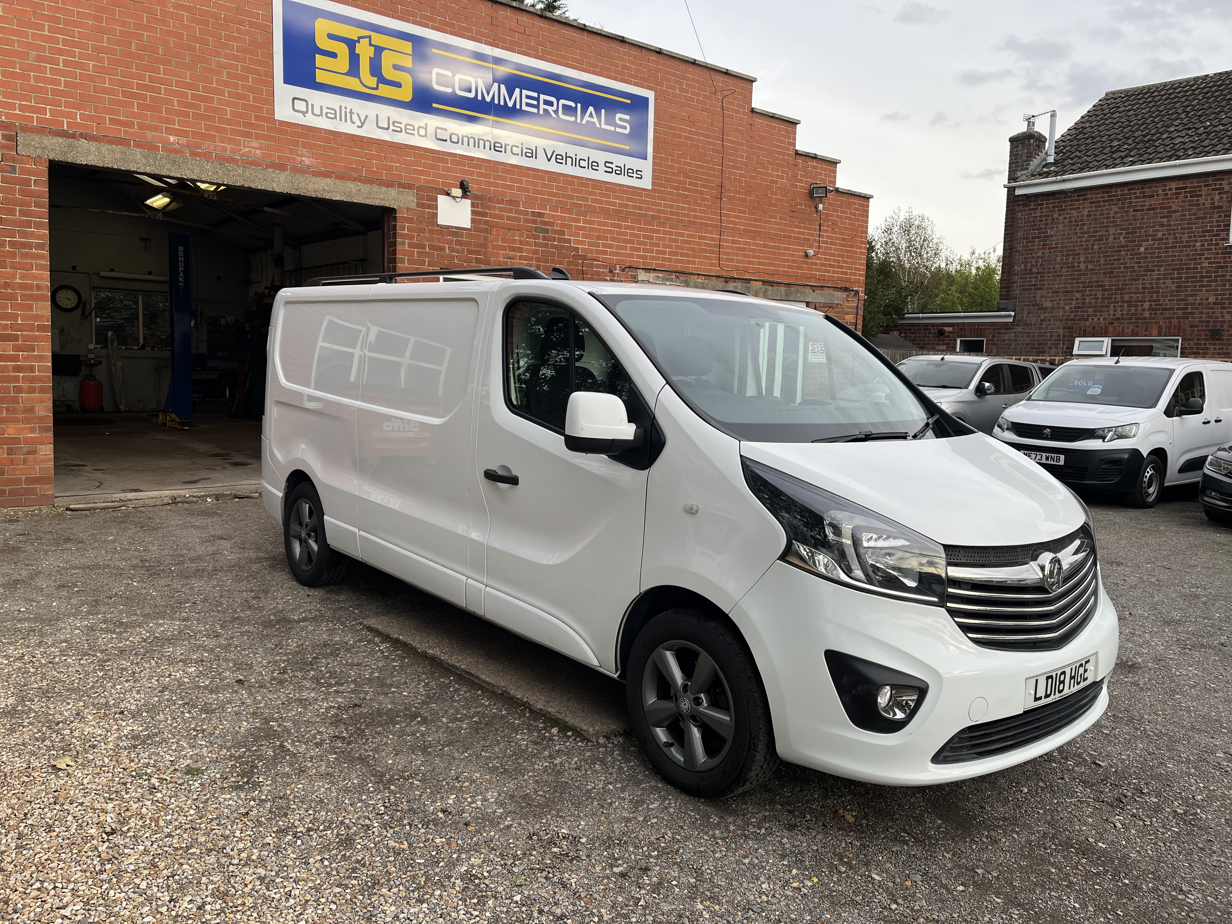’18’ VAUXHALL VIVARO 2900 CDTI L2H1